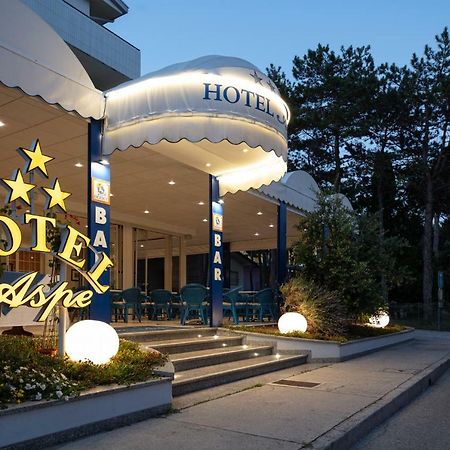 Hotel Aspe Бибионе Екстериор снимка