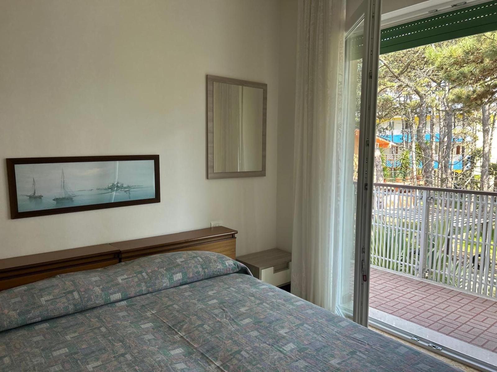Hotel Aspe Бибионе Екстериор снимка