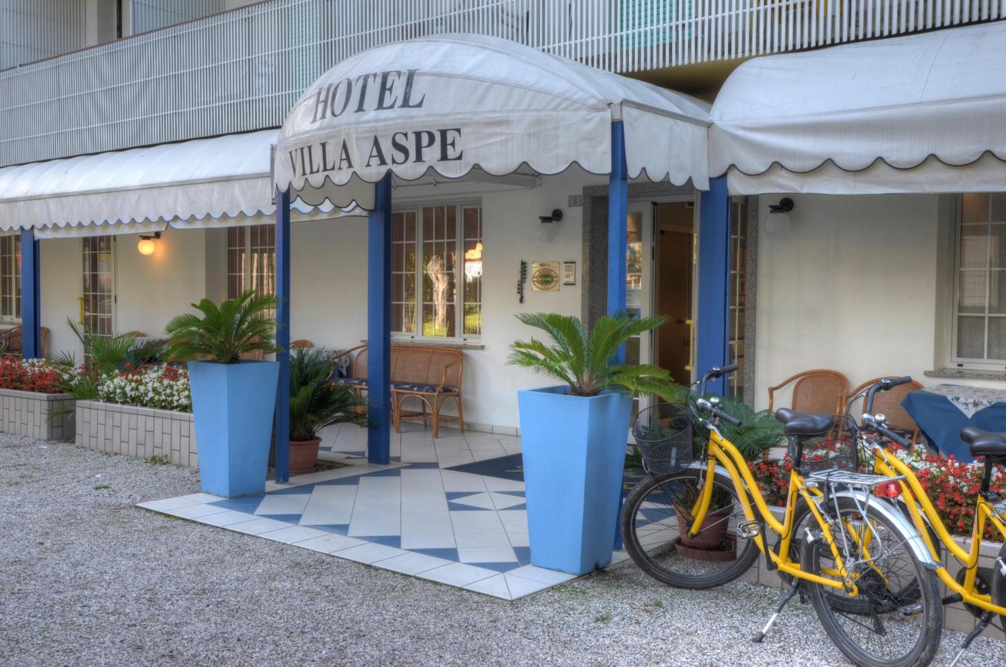 Hotel Aspe Бибионе Екстериор снимка