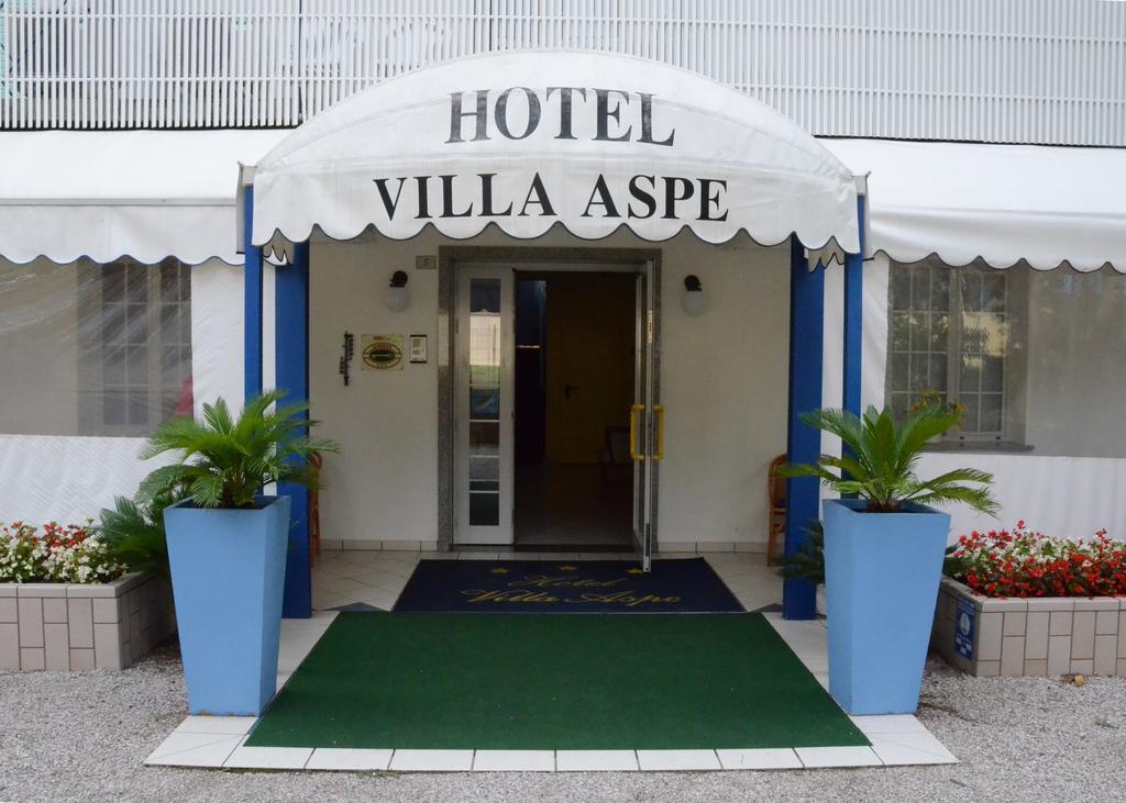 Hotel Aspe Бибионе Екстериор снимка