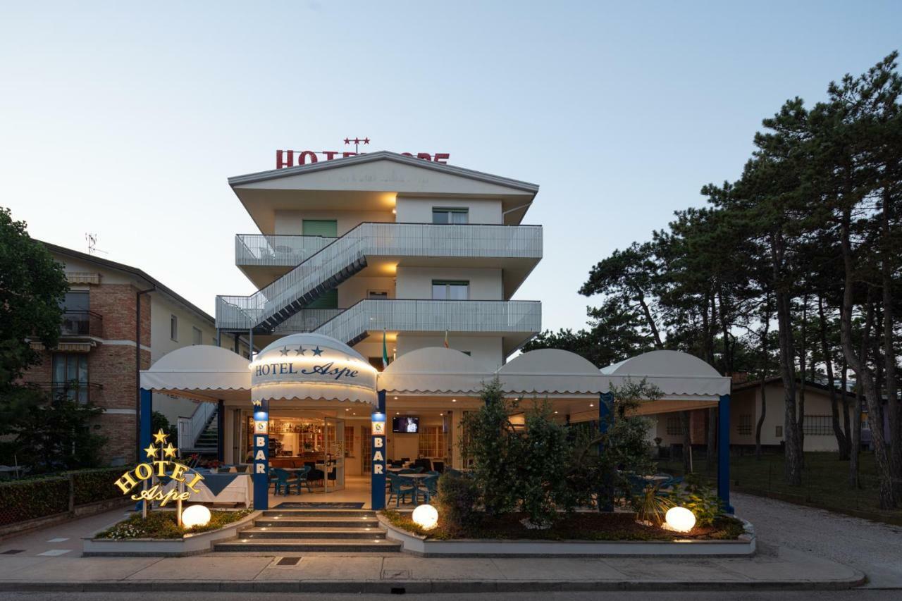 Hotel Aspe Бибионе Екстериор снимка